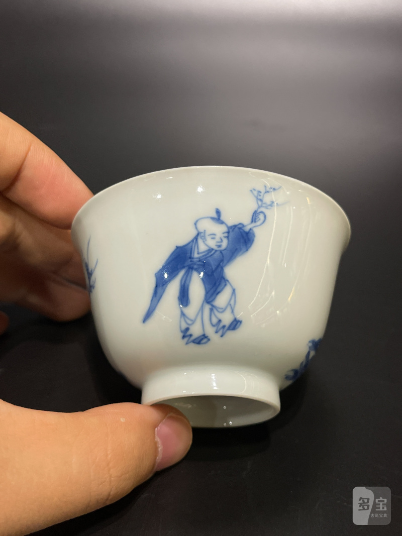 清康熙 青花三娘教子图杯 - 图5